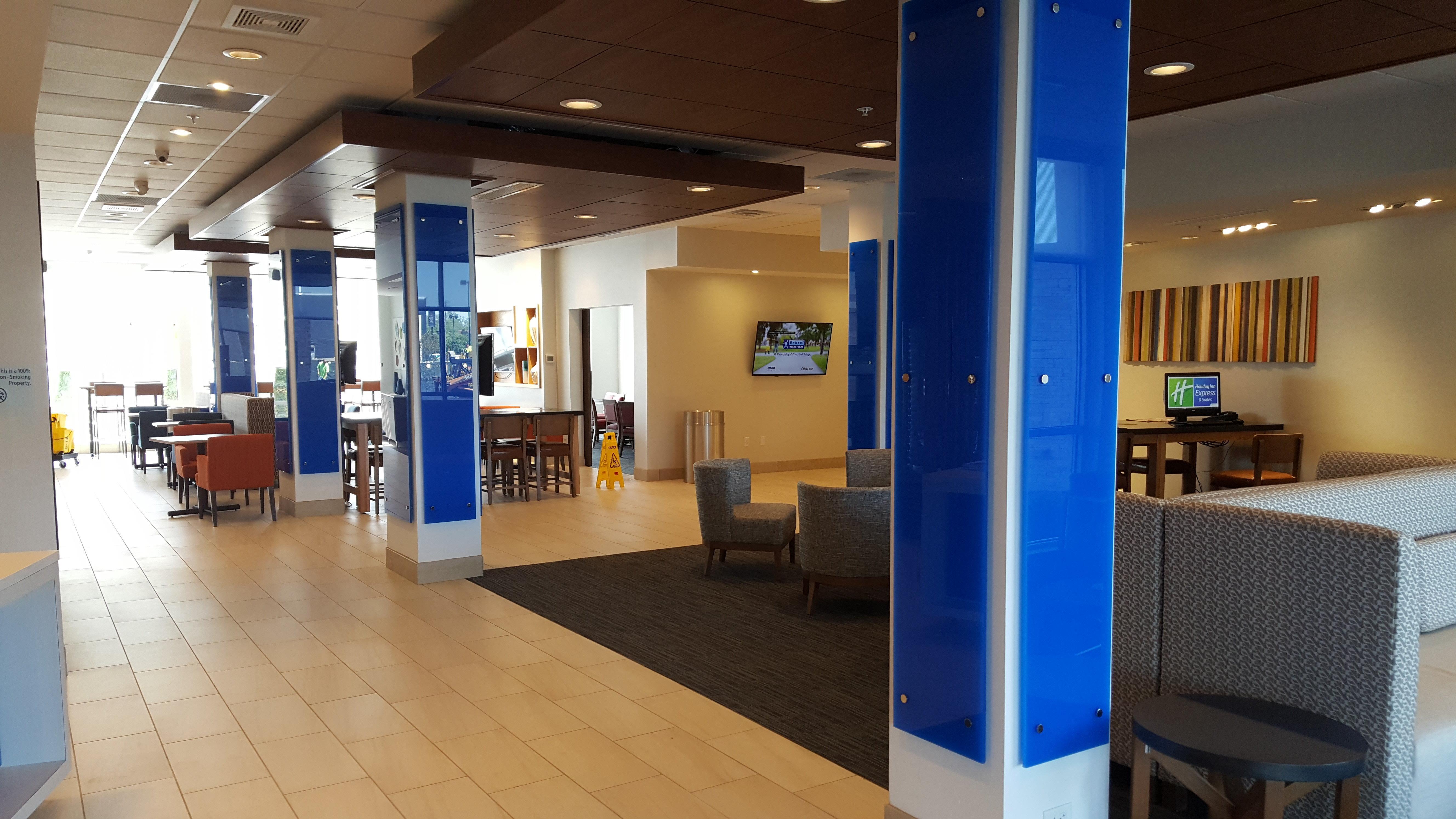 Holiday Inn Express & Suites Toledo West By Ihg Bagian luar foto