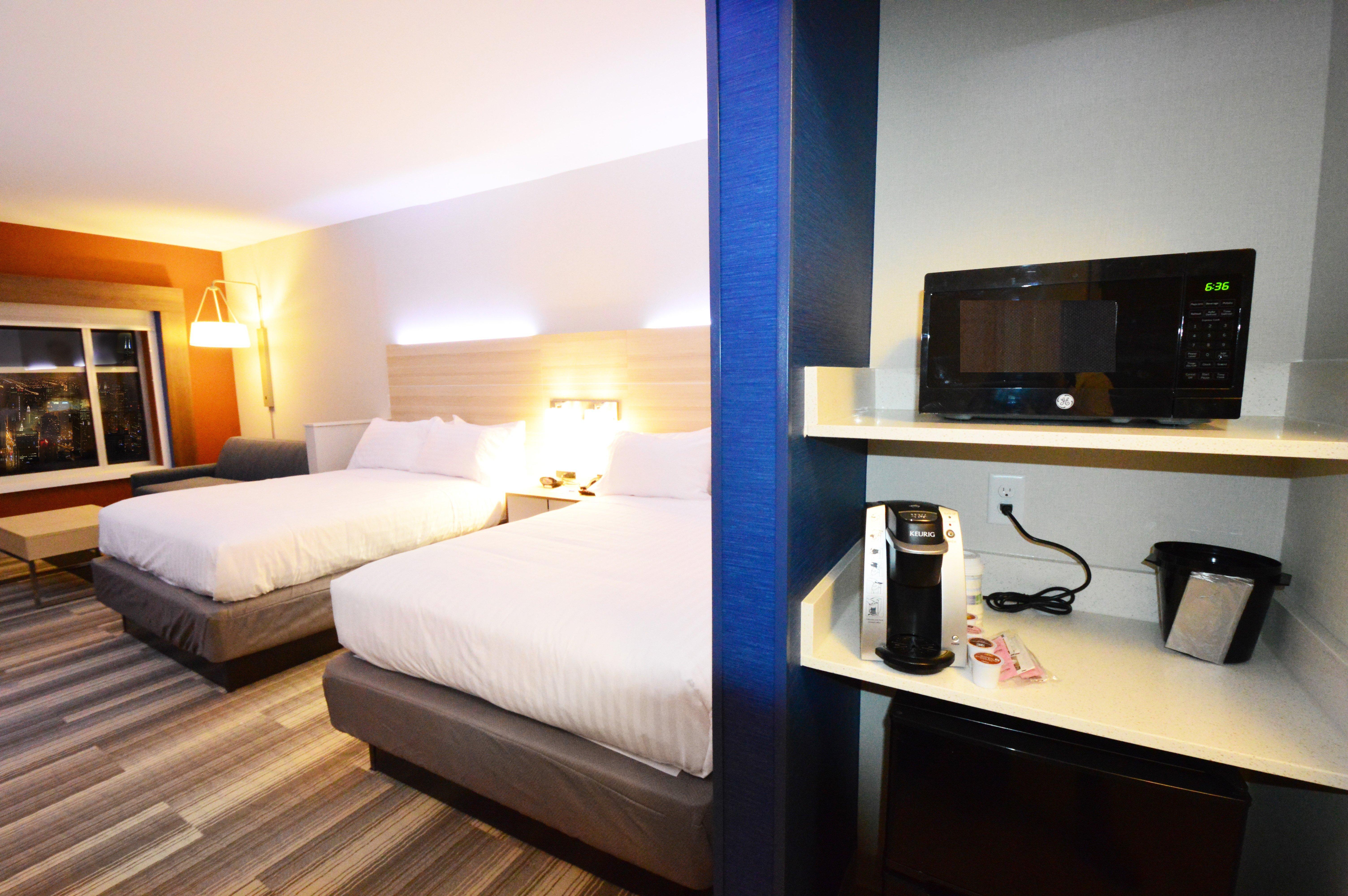 Holiday Inn Express & Suites Toledo West By Ihg Bagian luar foto