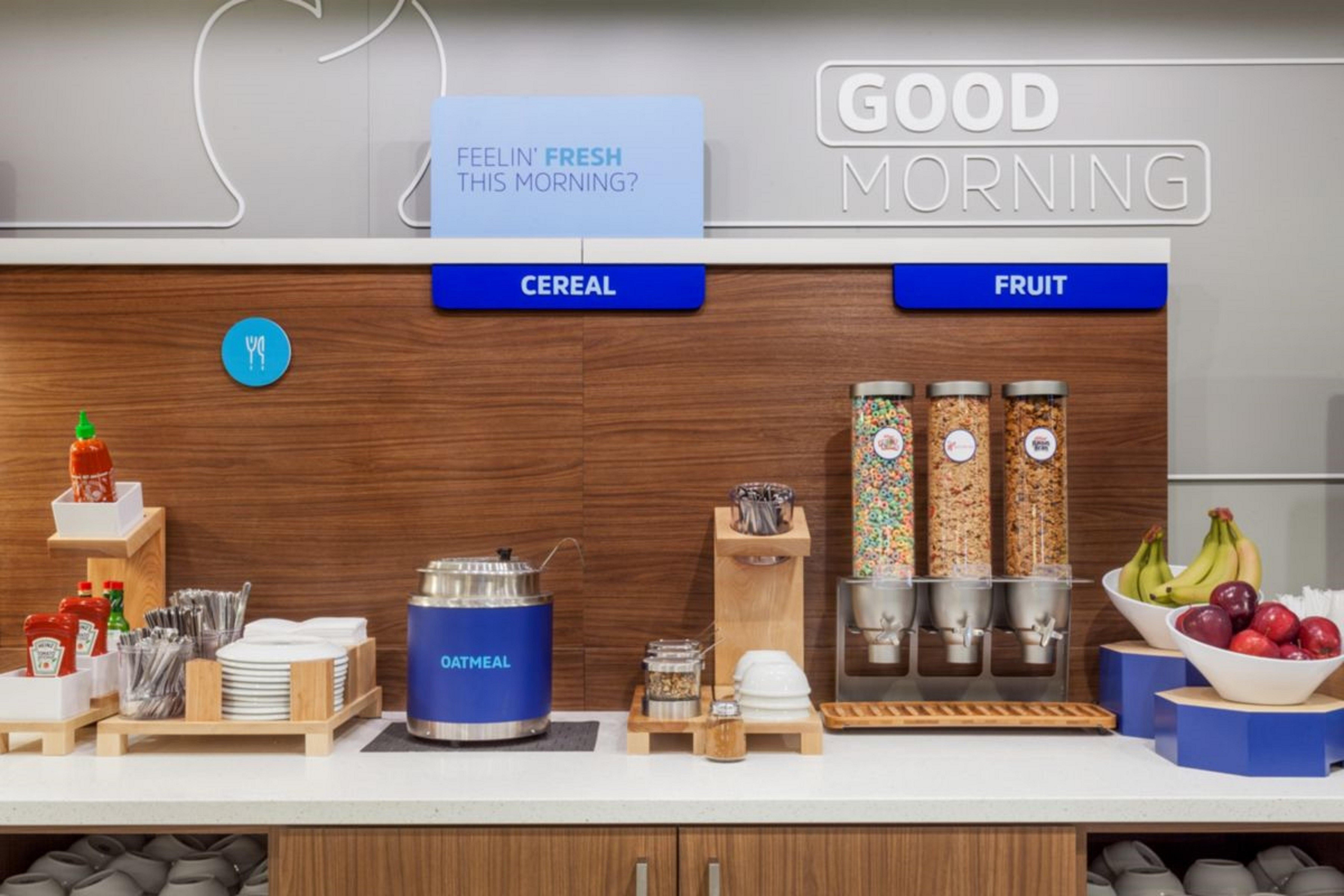 Holiday Inn Express & Suites Toledo West By Ihg Bagian luar foto