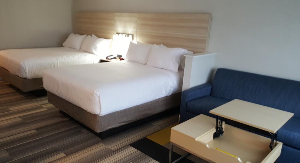 Holiday Inn Express & Suites Toledo West By Ihg Bagian luar foto