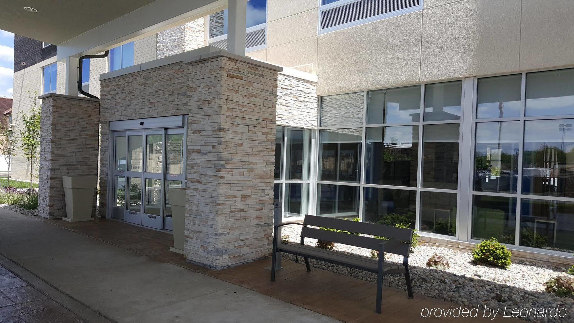 Holiday Inn Express & Suites Toledo West By Ihg Bagian luar foto
