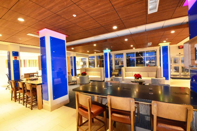 Holiday Inn Express & Suites Toledo West By Ihg Bagian luar foto