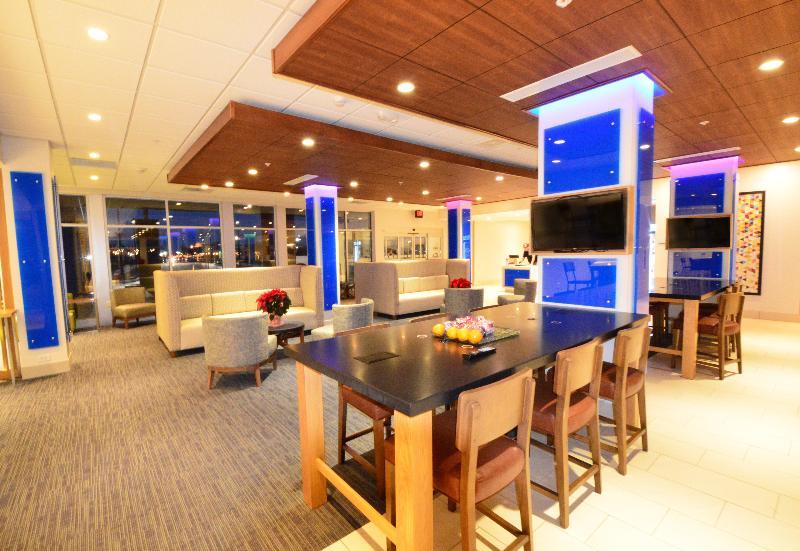 Holiday Inn Express & Suites Toledo West By Ihg Bagian luar foto